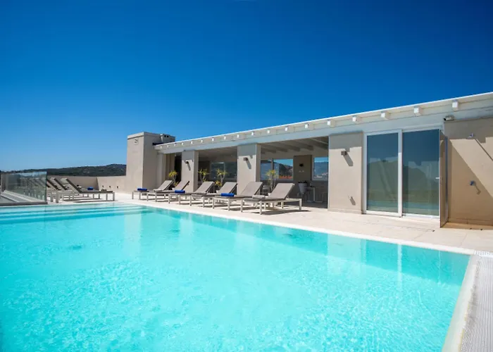 With Panoramic Swimming Pool In Just 850 Mt From The Sea Apartmanhotel