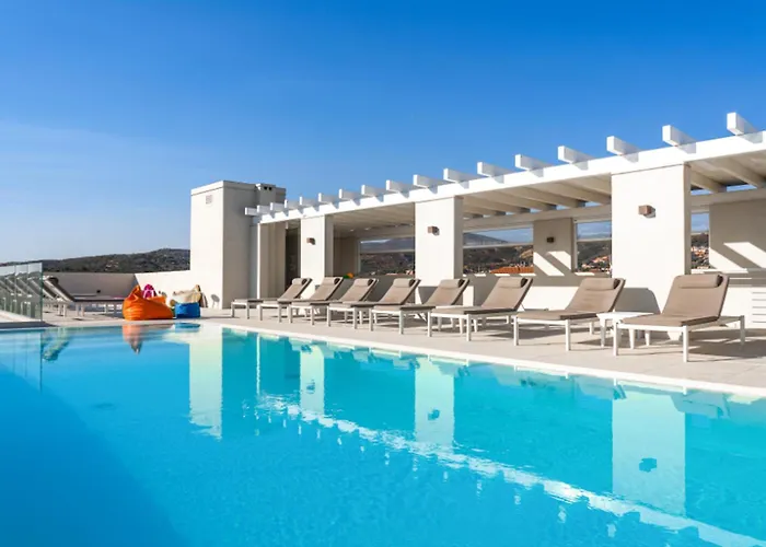 Apartmanhotel With Panoramic Swimming Pool In Just 850 Mt From The Sea Porto San Paolo
