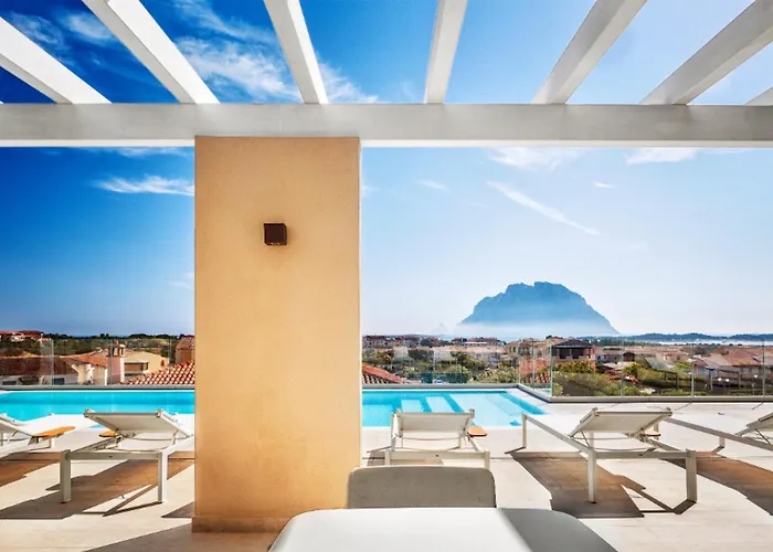 With Panoramic Swimming Pool In Just 850 Mt From The Sea Apartmanhotel Porto San Paolo