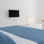 Aparthotel With Panoramic Swimming Pool In Just 850 Mt From The Sea