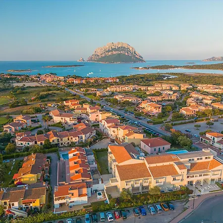 Апарт-отель With Panoramic Swimming Pool In Just 850 Mt From The Sea