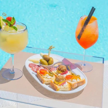 Апарт-отель With Panoramic Swimming Pool In Just 850 Mt From The Sea 3*