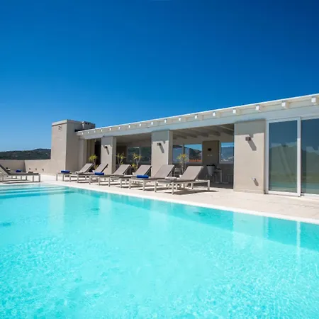 With Panoramic Swimming Pool In Just 850 Mt From The Sea Апарт-отель