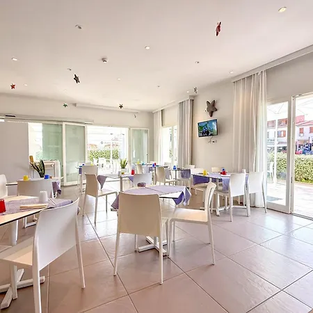 With Panoramic Swimming Pool In Just 850 Mt From The Sea 3*
