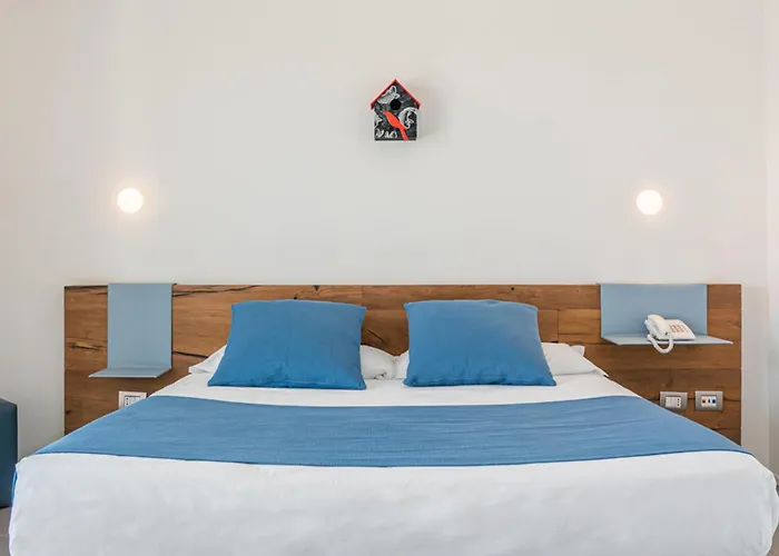 With Panoramic Swimming Pool In Just 850 Mt From The Sea 3*
